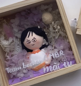 Hộp Gỗ Hoa Khô Tượng Chibi & Hoa Khô