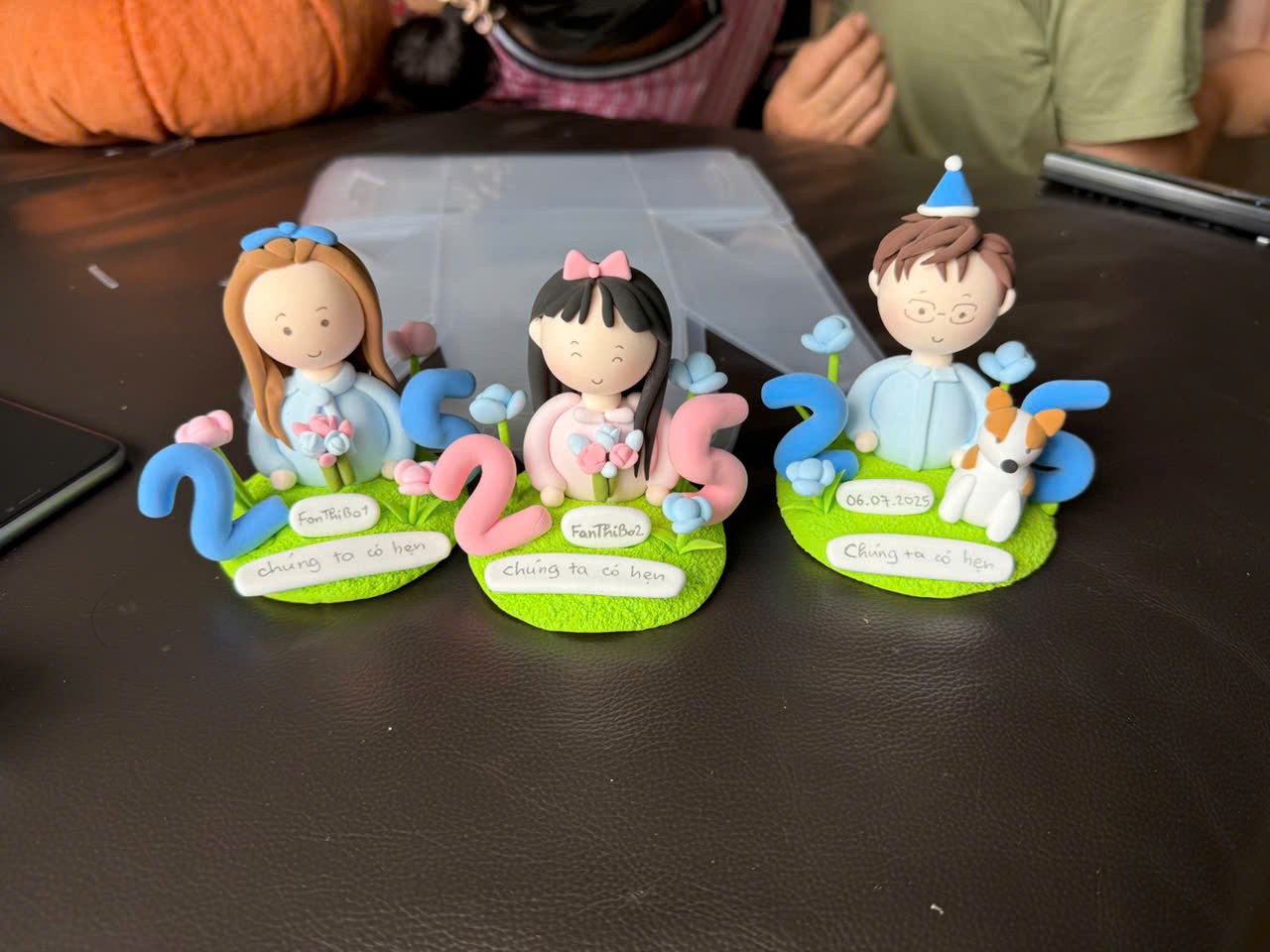 z7120585298709_deac2d5db1c96eef4ebcbcb00a7dee65 tượng hoa đơn